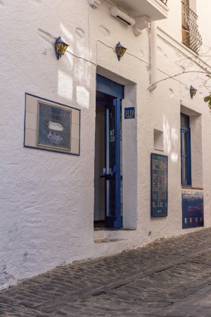 celeste restaurant cadaques