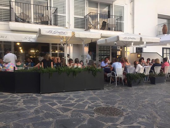 la-terraza-de-la-gritta